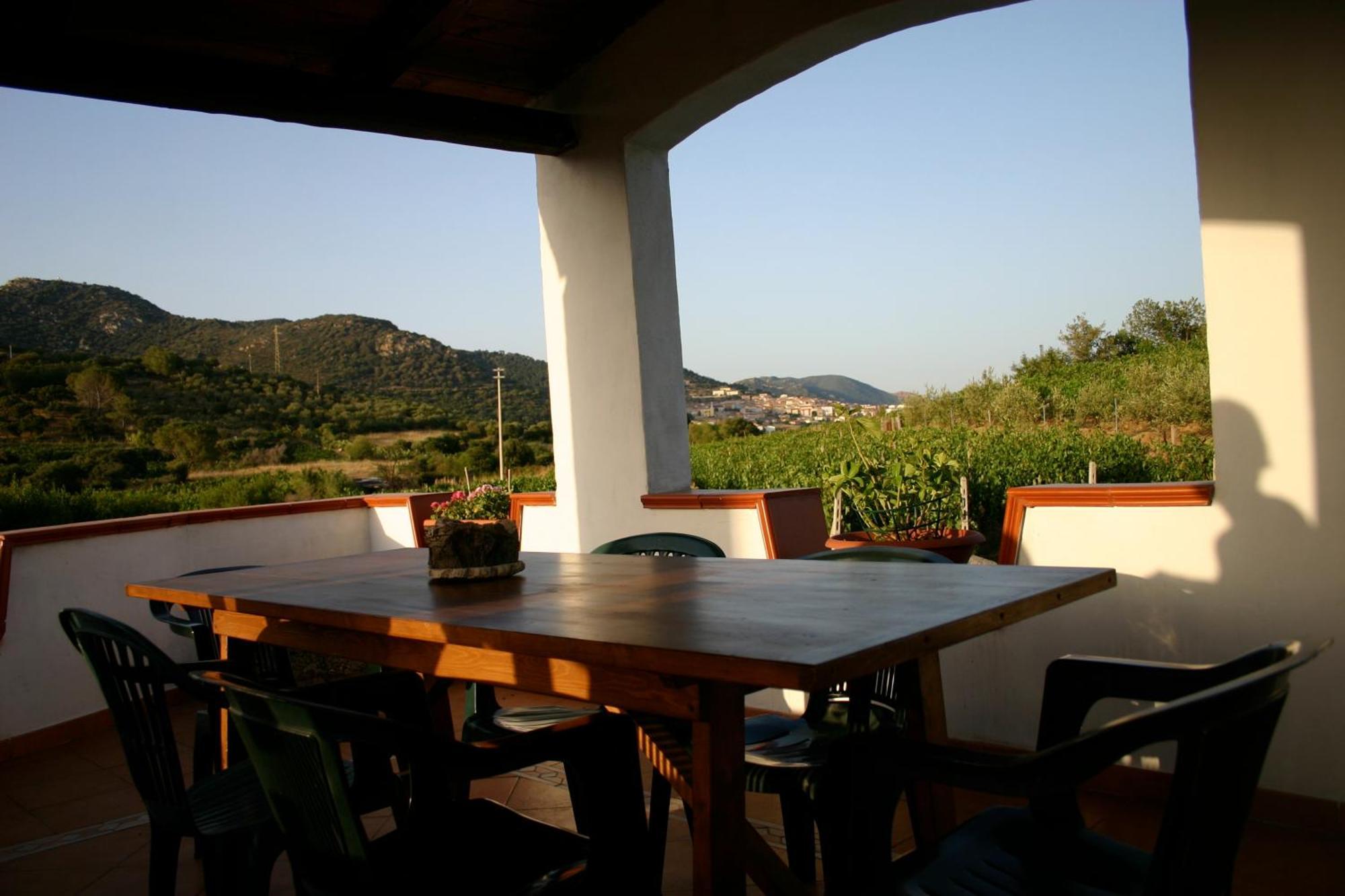 Agriturismo B&B Domo De Resteblas Berchidda Esterno foto